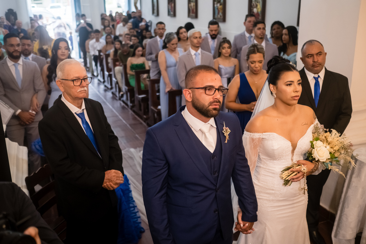 Igreja Matriz Nossa Senhora da Conceição, um local perfeito para casamentos.
Noiva faz entrada inesquecível na Igreja Matriz de Guarapari, deixando o noivo em lágrimas.