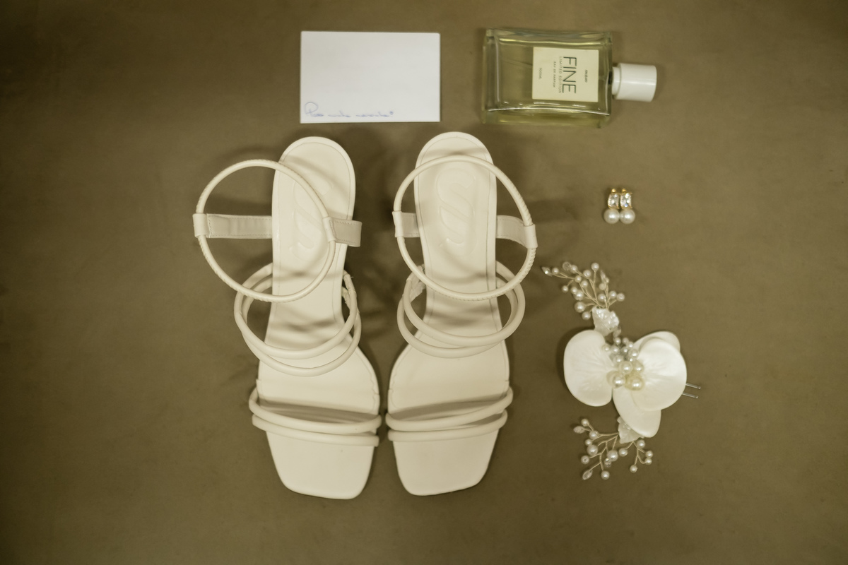 Making of da noiva registrando momentos íntimos antes da cerimônia.