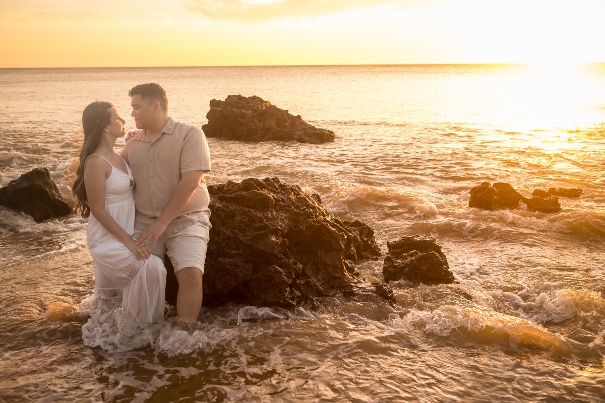 Ensaio na praia com fotógrafo de casamento no Espírito Santo.
