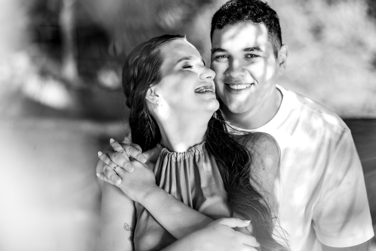Fotografia profissional de casamento na praia em Guarapari.
Pré-wedding na praia com fotógrafo especializado em Guarapari.