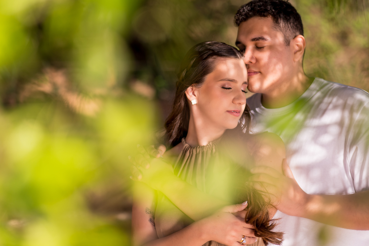 Sessão de casal na praia em Guarapari com foco em fotografia de casamento.
Ensaio pré-wedding na praia em Guarapari com registros únicos.
