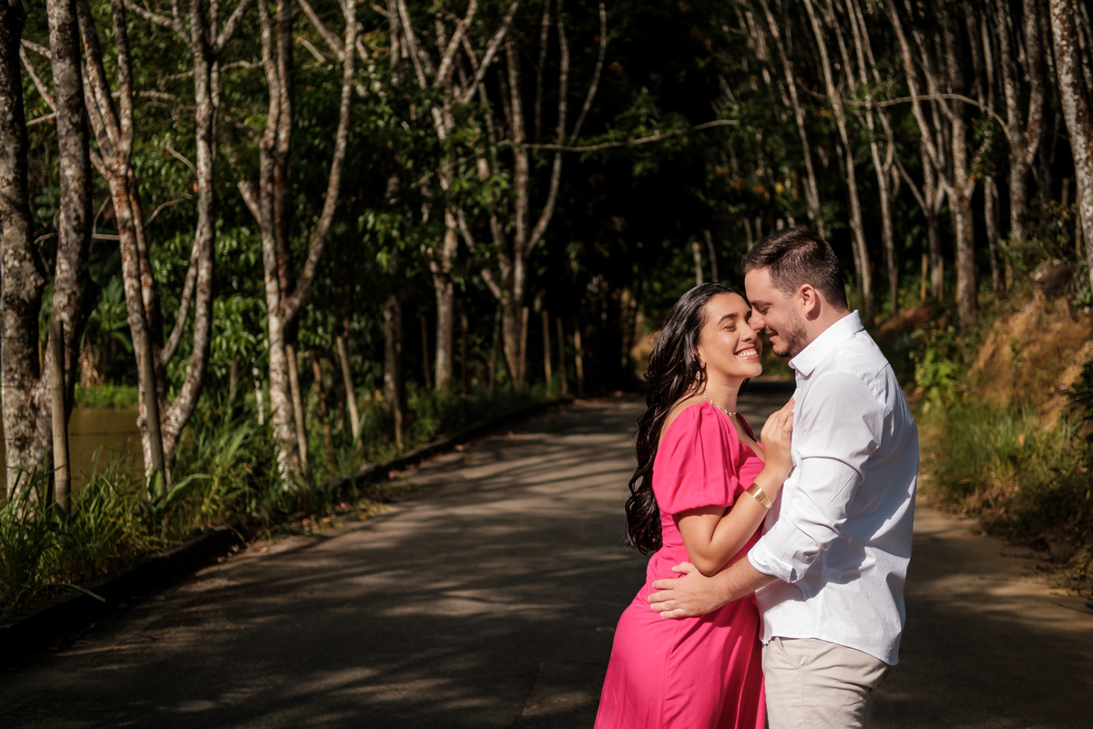 Ensaio de casal no campo com fotógrafo de casamentos em Guarapari.
Fotografia de casal no campo em Guarapari com luz natural incrível.
Sessão fotográfica pré-wedding ao ar livre na região de Buenos Aires.
Ensaio pré-wedding em meio ao verde de Buenos Aire