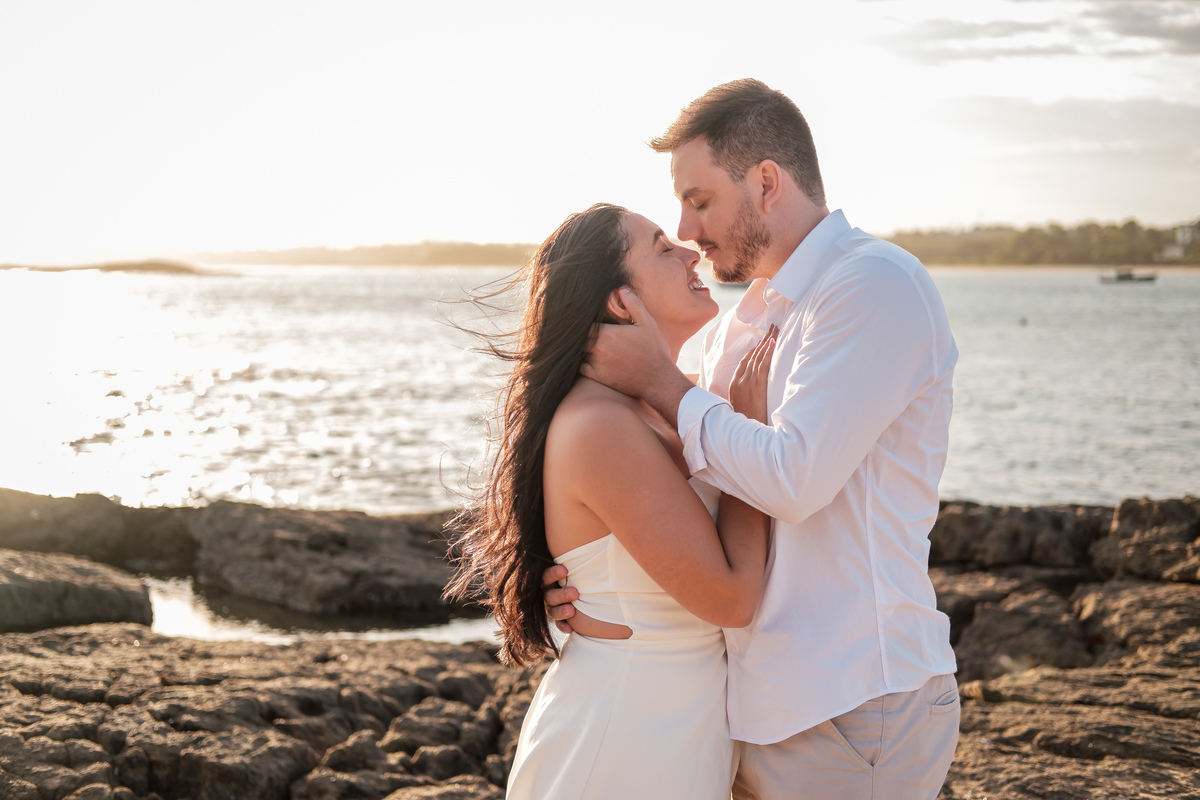 Pré-wedding na praia com fotógrafo de casamento especializado em Guarapari.
Ensaio de casal na praia com foco em fotografia de casamento no ES.
Fotógrafo de casamentos em Guarapari para ensaio pré-wedding na praia.