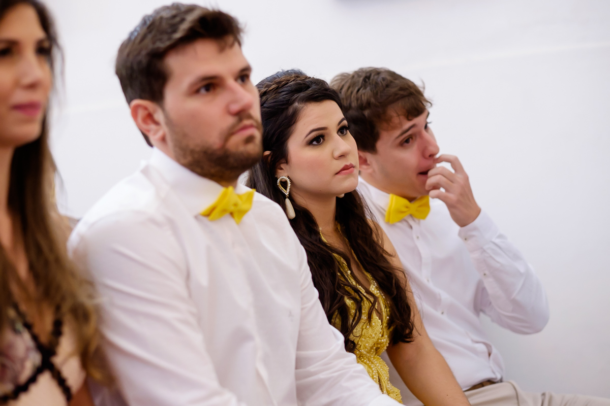 Casamento Guarapari, Festa de Casamento, Cerimonia igreja, Felipe Vieira Fotógrafo, felicidade, fotografia de casamento, vestido de noiva, entrada na igreja, Igrejinha, amor.