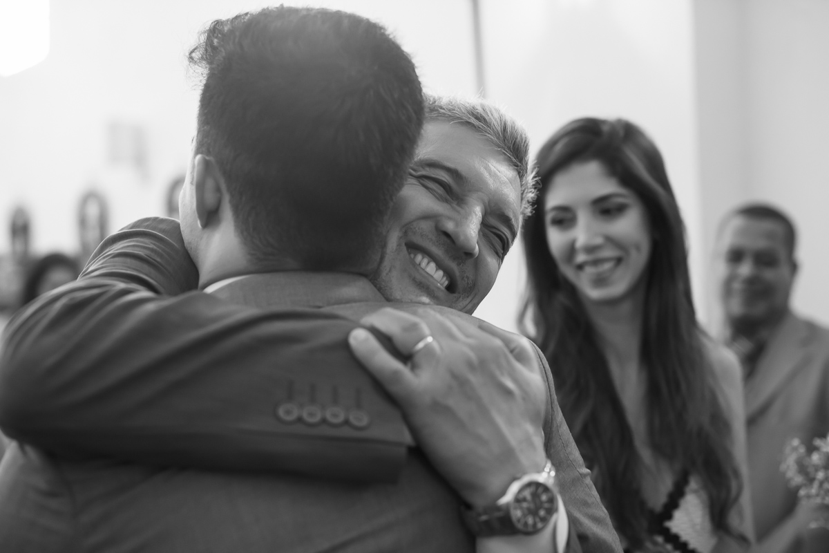 Casamento Guarapari, Festa de Casamento, Cerimonia igreja, Felipe Vieira Fotógrafo, felicidade, fotografia de casamento, vestido de noiva, entrada na igreja, Igrejinha, amor.