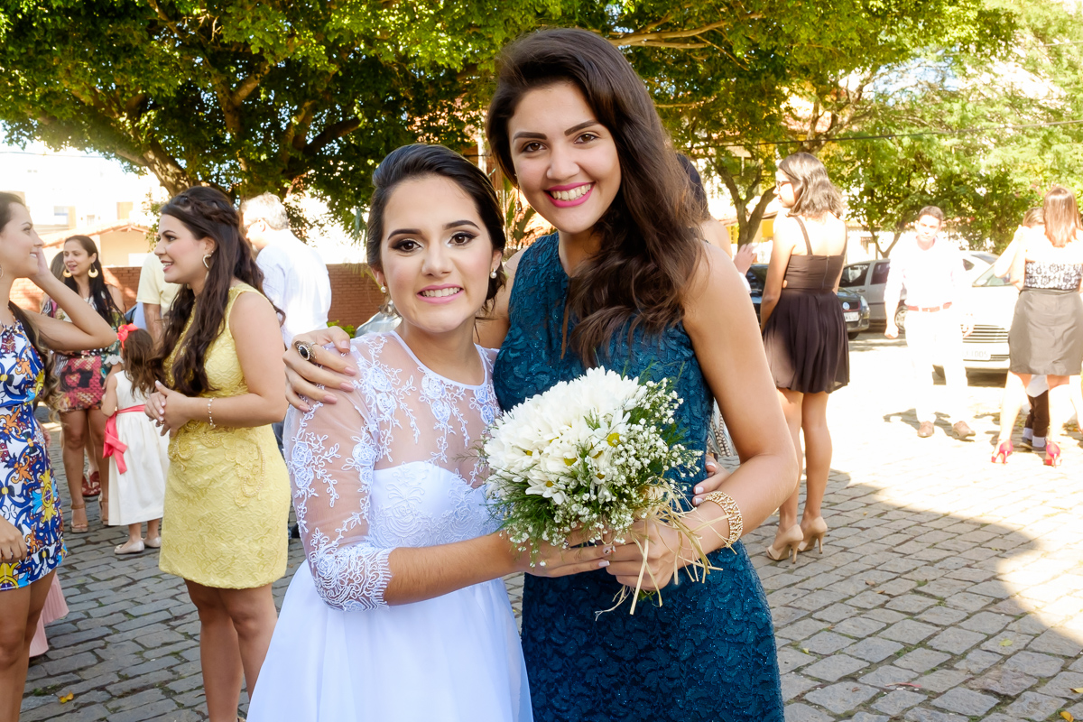 Casamento Guarapari, Festa de Casamento, Cerimonia igreja, Felipe Vieira Fotógrafo, felicidade, fotografia de casamento, vestido de noiva, bouquet de casamento, Igrejinha, amor.