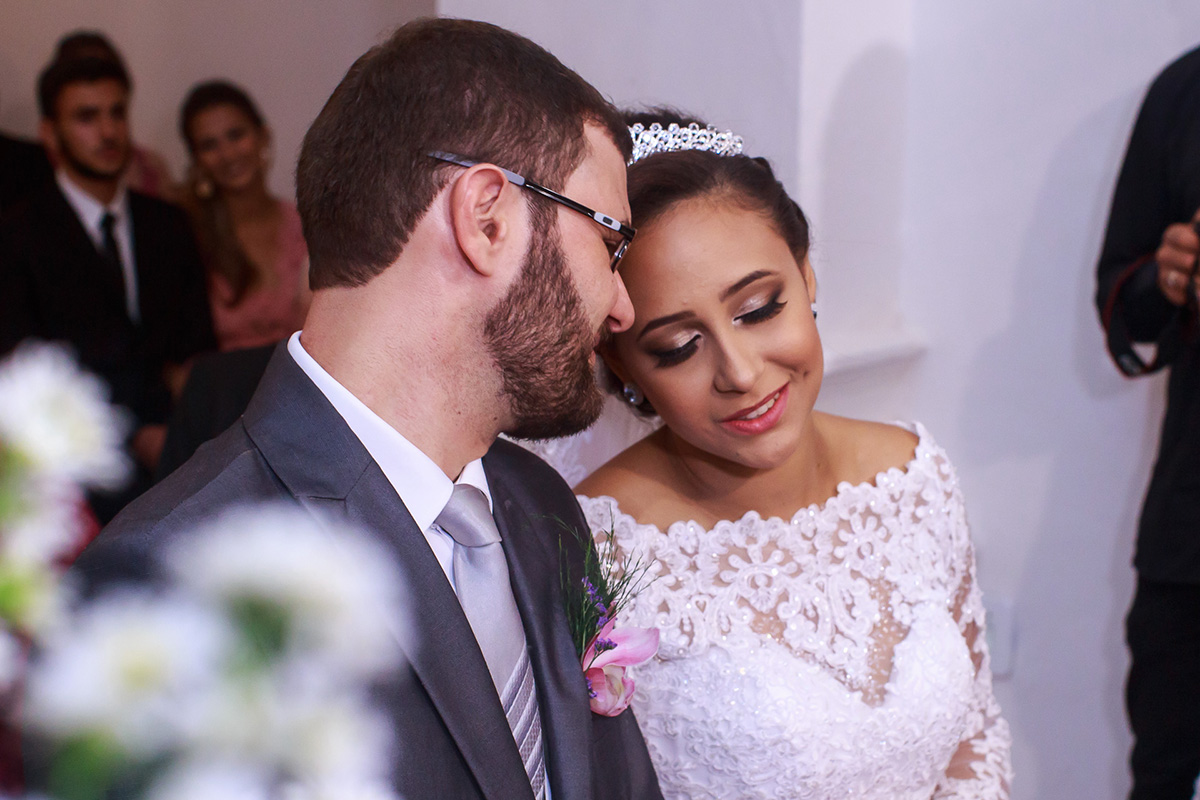 Casamento Guarapari, Festa de Casamento, Cerimonia igreja, Felipe Vieira Fotógrafo, felicidade, fotografia de casamento, vestido de noiva, entrada na igreja, Igrejinha, amor