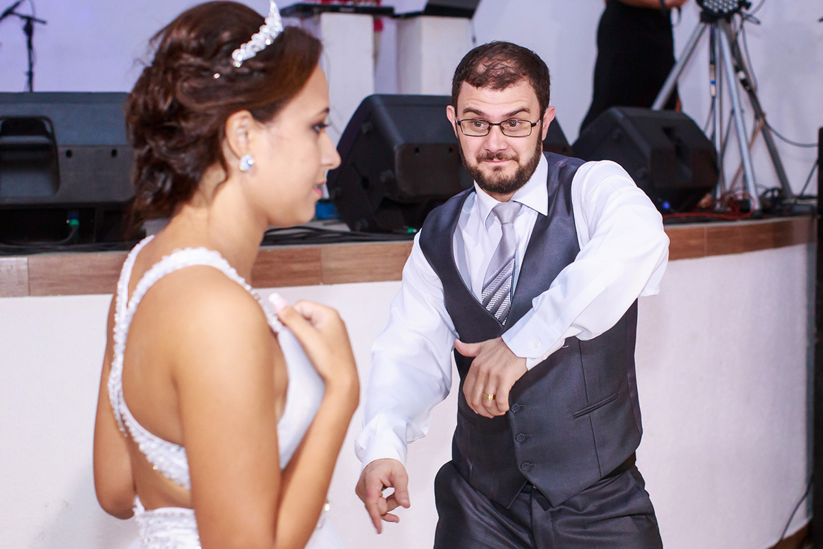 Casamento Guarapari, Festa de Casamento, Cerimonial Space Hall, Felipe Vieira Fotógrafo, noivos na festa, felicidade, vestido de noiva, fotografia de casamento, wedding party, dança de casamento.