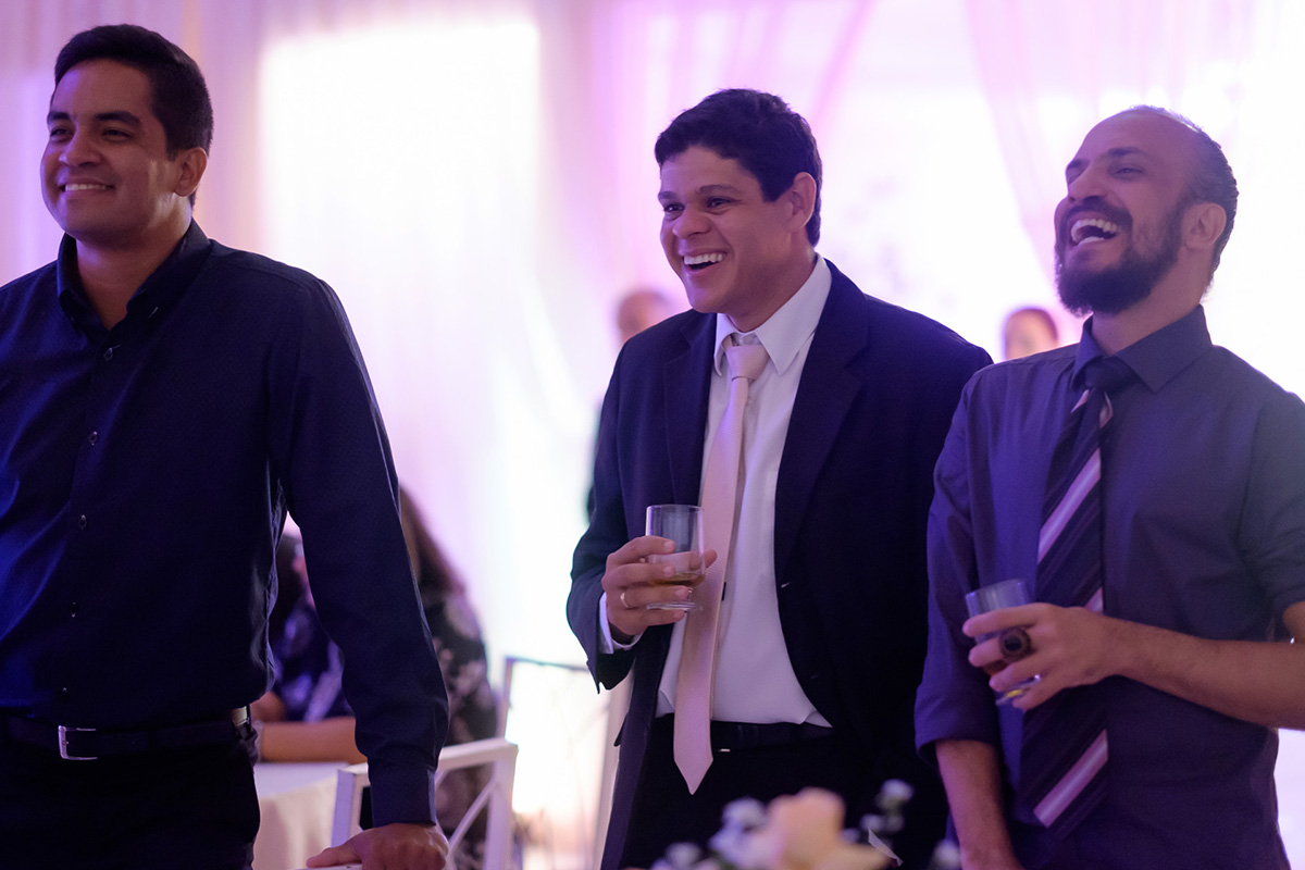 Casamento Guarapari, Festa de Casamento, Cerimonial Space Hall, Felipe Vieira Fotógrafo, noivos na festa, felicidade, vestido de noiva, fotografia de casamento, wedding party, convidados.