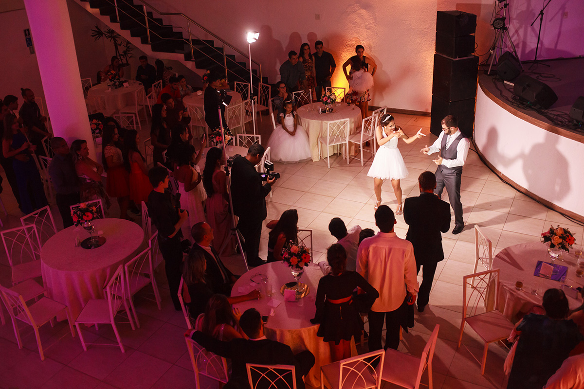 Casamento Guarapari, Festa de Casamento, Cerimonial Space Hall, Felipe Vieira Fotógrafo, noivos na festa, felicidade, vestido de noiva, fotografia de casamento, wedding party, dança de casamento.