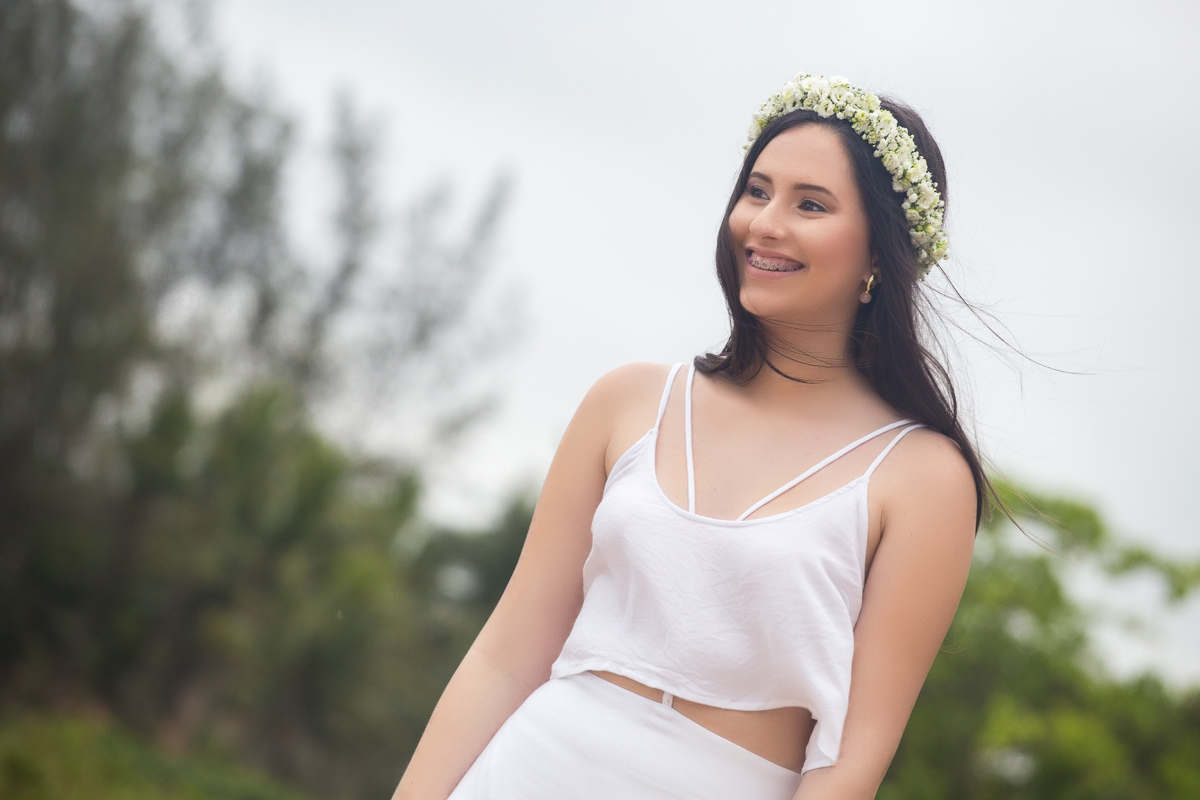 Book de 15 anos da Vitória foto Felipe Vieira Fotografo na praia Boca da Baleia em Anchieta