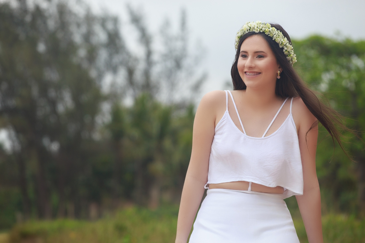 Book de 15 anos da Vitória foto Felipe Vieira Fotografo na praia Boca da Baleia em Anchieta