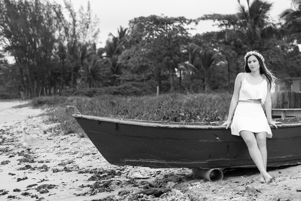 Book de 15 anos da Vitória foto Felipe Vieira Fotografo na praia Boca da Baleia em Anchieta