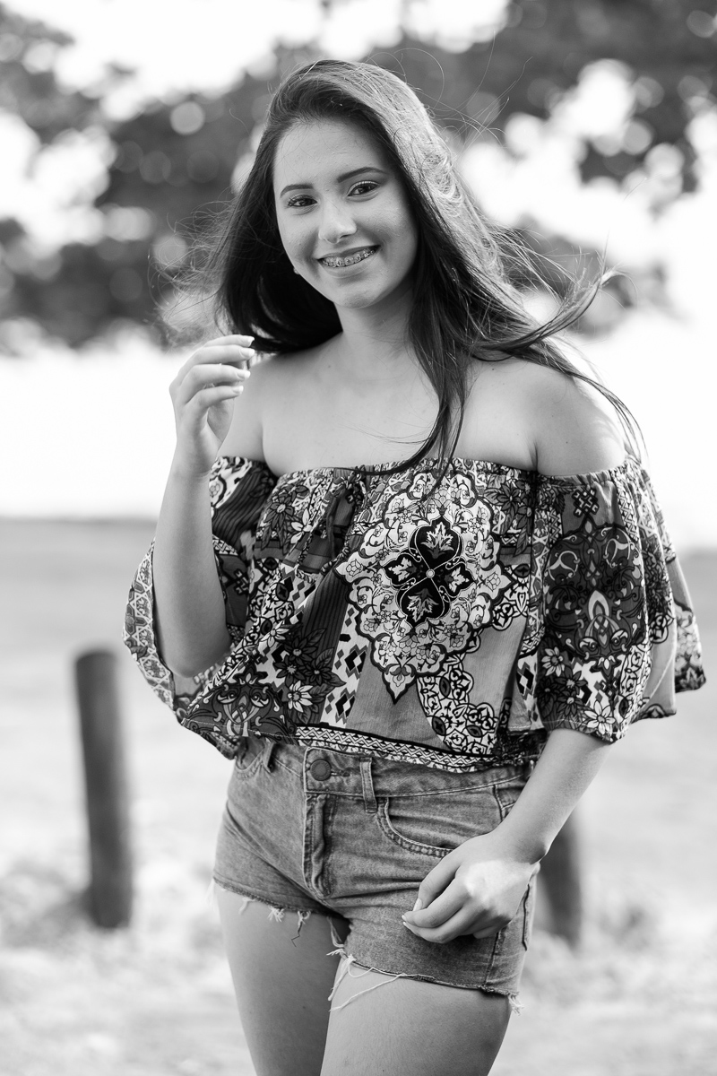 Book de 15 anos da Vitória foto Felipe Vieira Fotografo na praia Boca da Baleia em Anchieta