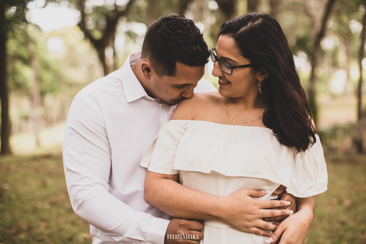foto casal na praia dos padres em guarapari ensaio pré casamento