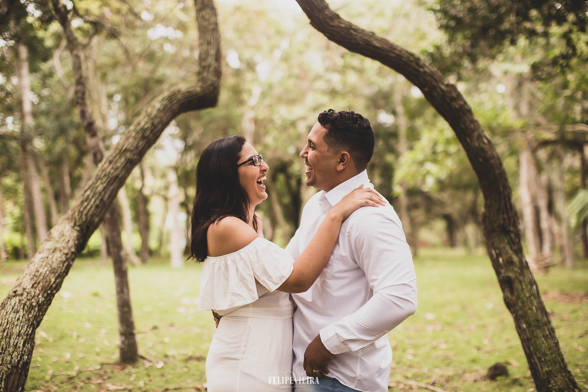 casal da Serra-ES em ensaio pré casamento na Praia dos Padres em Guarapari-ES