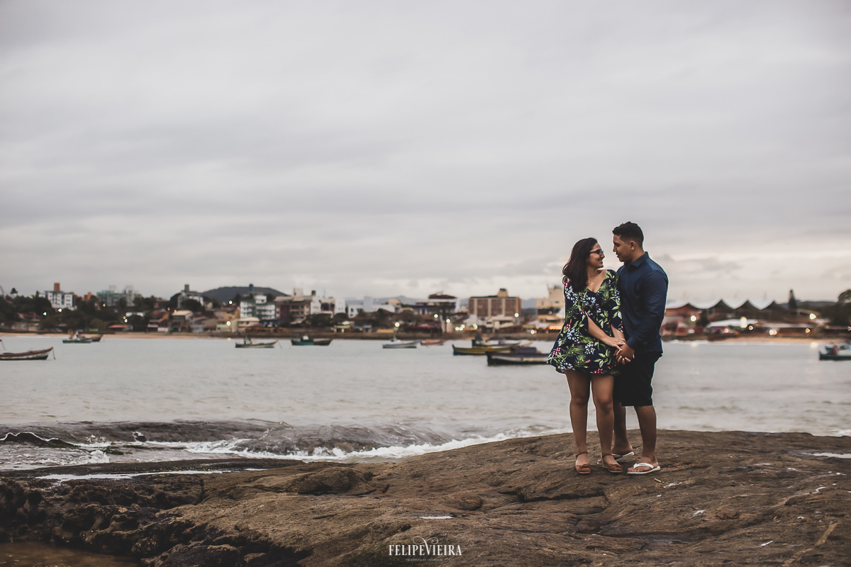 ensaio casal pré casamento em Meaípe Guarapari-ES dia nublado 