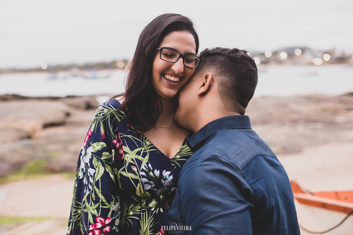 noiva da Serra-ES sorrindo em foto de ensaio pré casamento em Meaípe-ES