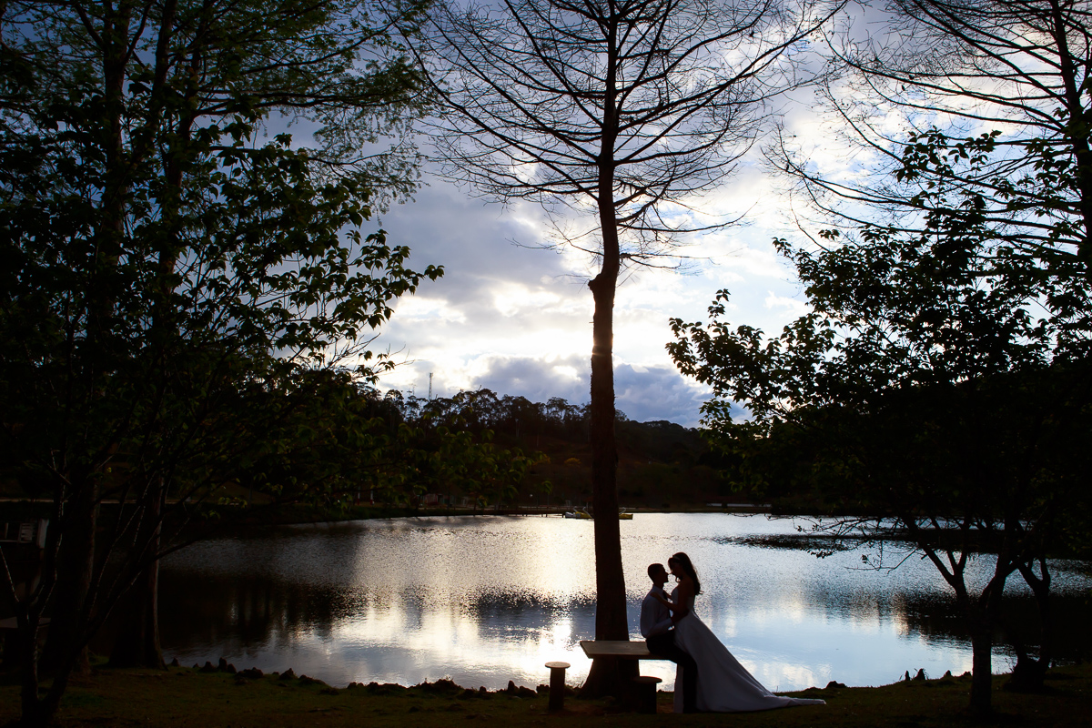 ensaio pós wedding em Hotel Fazenda Monte Verde Felipe Vieira Fotógrafo belo dia de sol e muitas cores