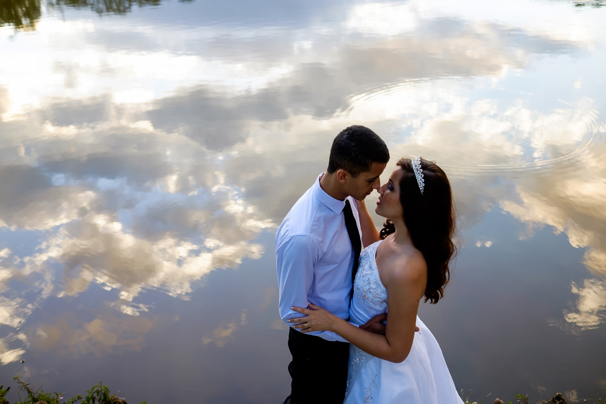 ensaio pós wedding em Hotel Fazenda Monte Verde Felipe Vieira Fotógrafo belo dia de sol e muitas cores
