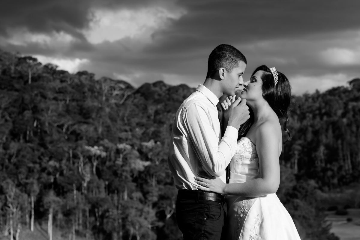 ensaio pós wedding em Hotel Fazenda Monte Verde Felipe Vieira Fotógrafo belo dia de sol e muitas cores