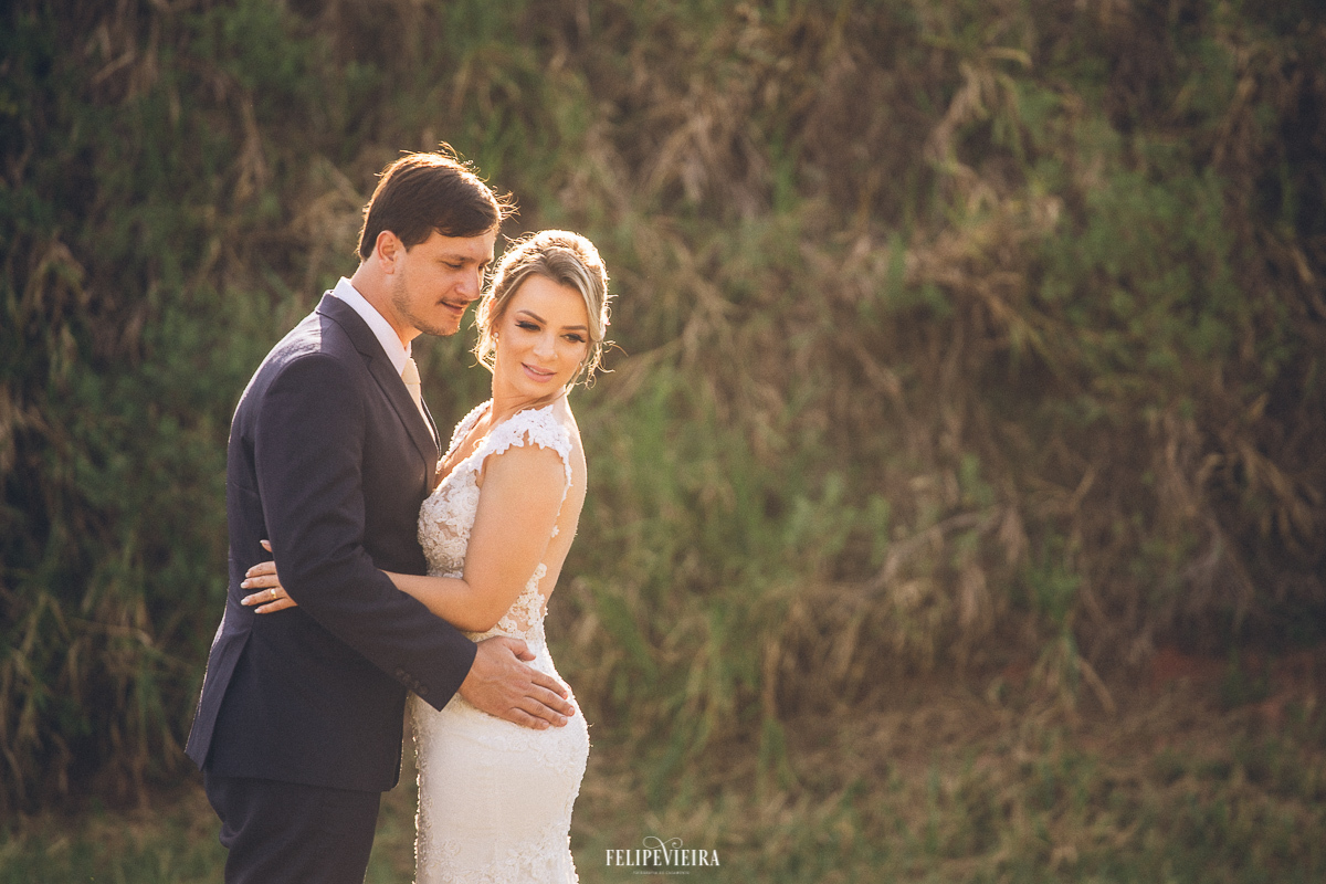 casal de noivos em ensaio pós wedding em Guarapari