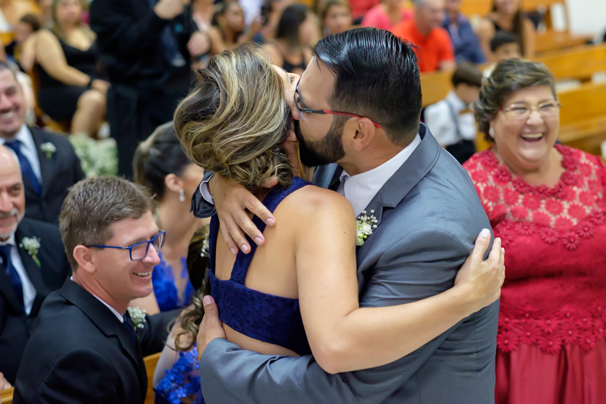 Igreja Santa Rita casamento em Guarapari salão MF Felipe Vieira fotografia de casamento ensaio noturno carros antigos Guarapari