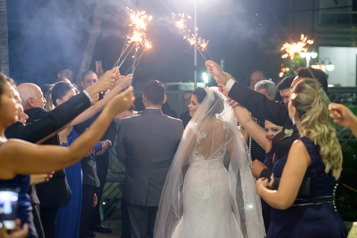 Igreja Santa Rita casamento em Guarapari salão MF Felipe Vieira fotografia de casamento ensaio noturno carros antigos Guarapari