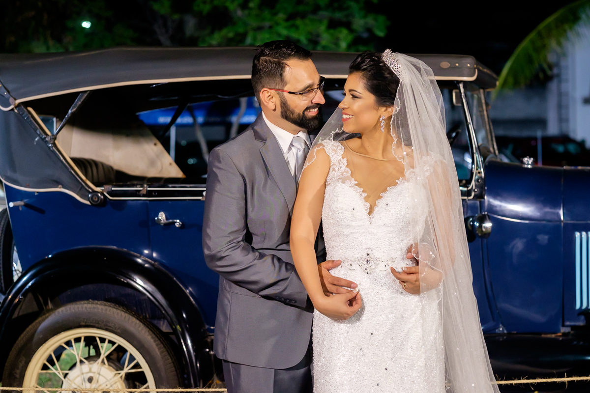 Igreja Santa Rita casamento em Guarapari salão MF Felipe Vieira fotografia de casamento ensaio noturno carros antigos Guarapari