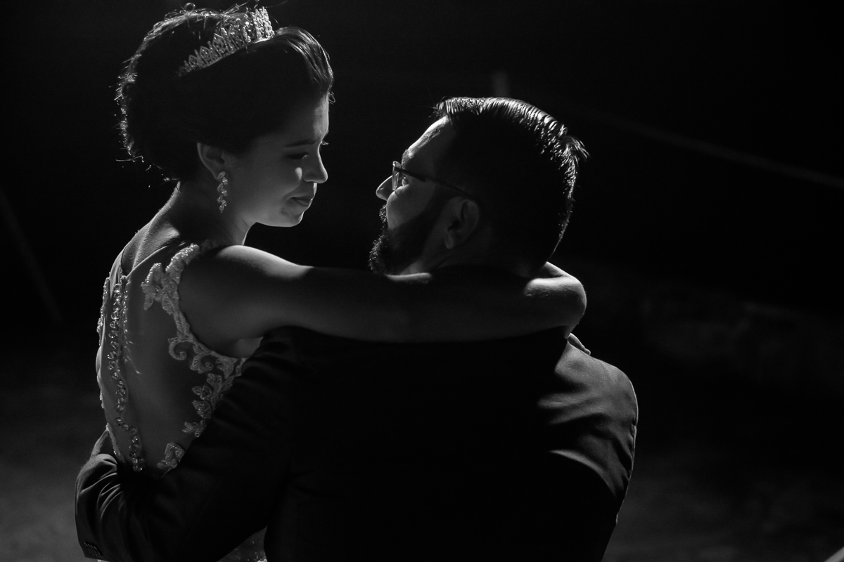 Igreja Santa Rita casamento em Guarapari salão MF Felipe Vieira fotografia de casamento ensaio noturno carros antigos Guarapari