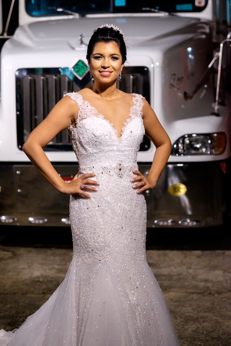 Igreja Santa Rita casamento em Guarapari salão MF Felipe Vieira fotografia de casamento ensaio noturno carros antigos Guarapari