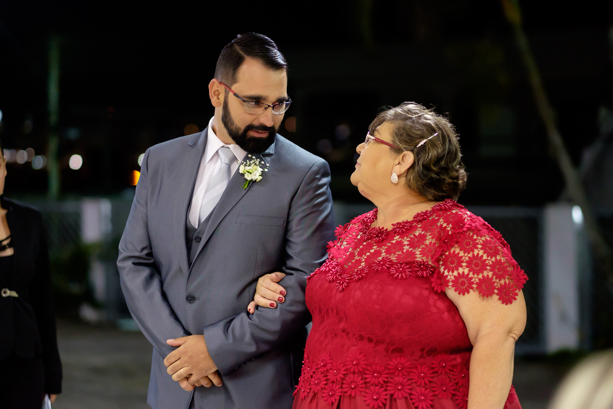 Igreja Santa Rita casamento em Guarapari salão MF Felipe Vieira fotografia de casamento ensaio noturno carros antigos Guarapari