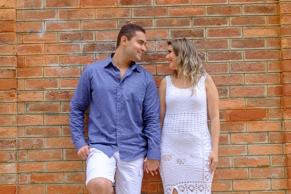 ensaio pré wedding Felipe Vieira Fotografia ensaio casal estação de trem ensaio casal Matilde Alfredo Chaves casamento Guarapari ensaio casal linha de trem