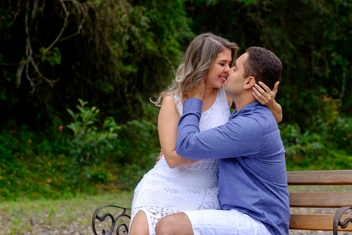 ensaio pré wedding Felipe Vieira Fotografia ensaio casal estação de trem ensaio casal Matilde Alfredo Chaves casamento Guarapari ensaio casal linha de trem