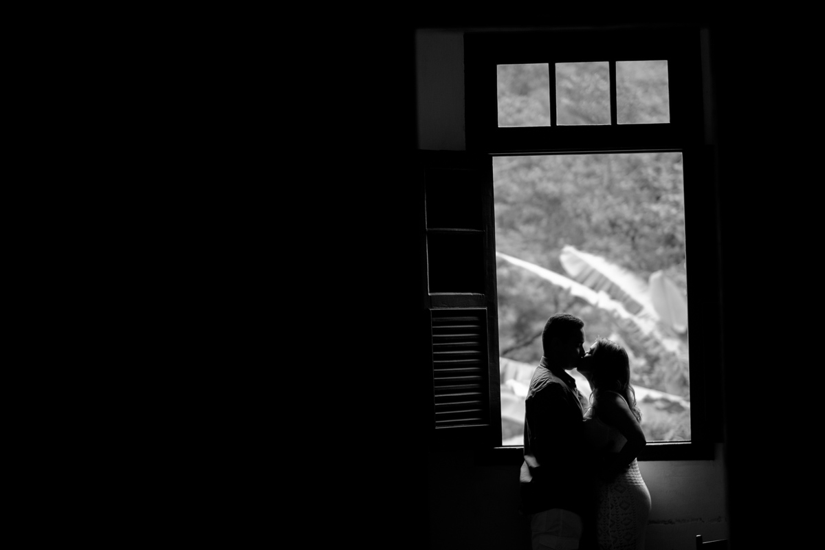 ensaio pré wedding Felipe Vieira Fotografia ensaio casal estação de trem ensaio casal Matilde Alfredo Chaves casamento Guarapari ensaio casal linha de trem