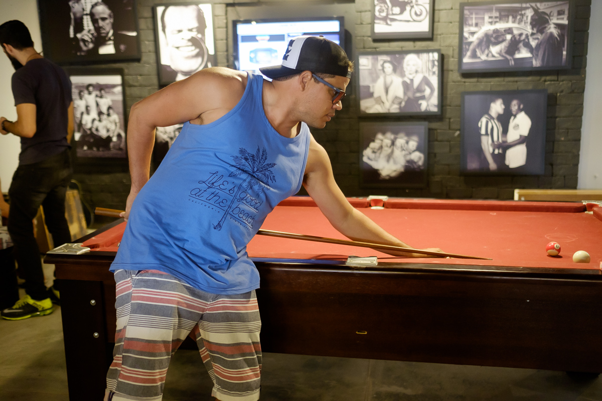 making of do noivo barbearia malaguiti guarapari Felipe Vieira fotografo noivo e padrinhos barbearia casamento em Guarapari