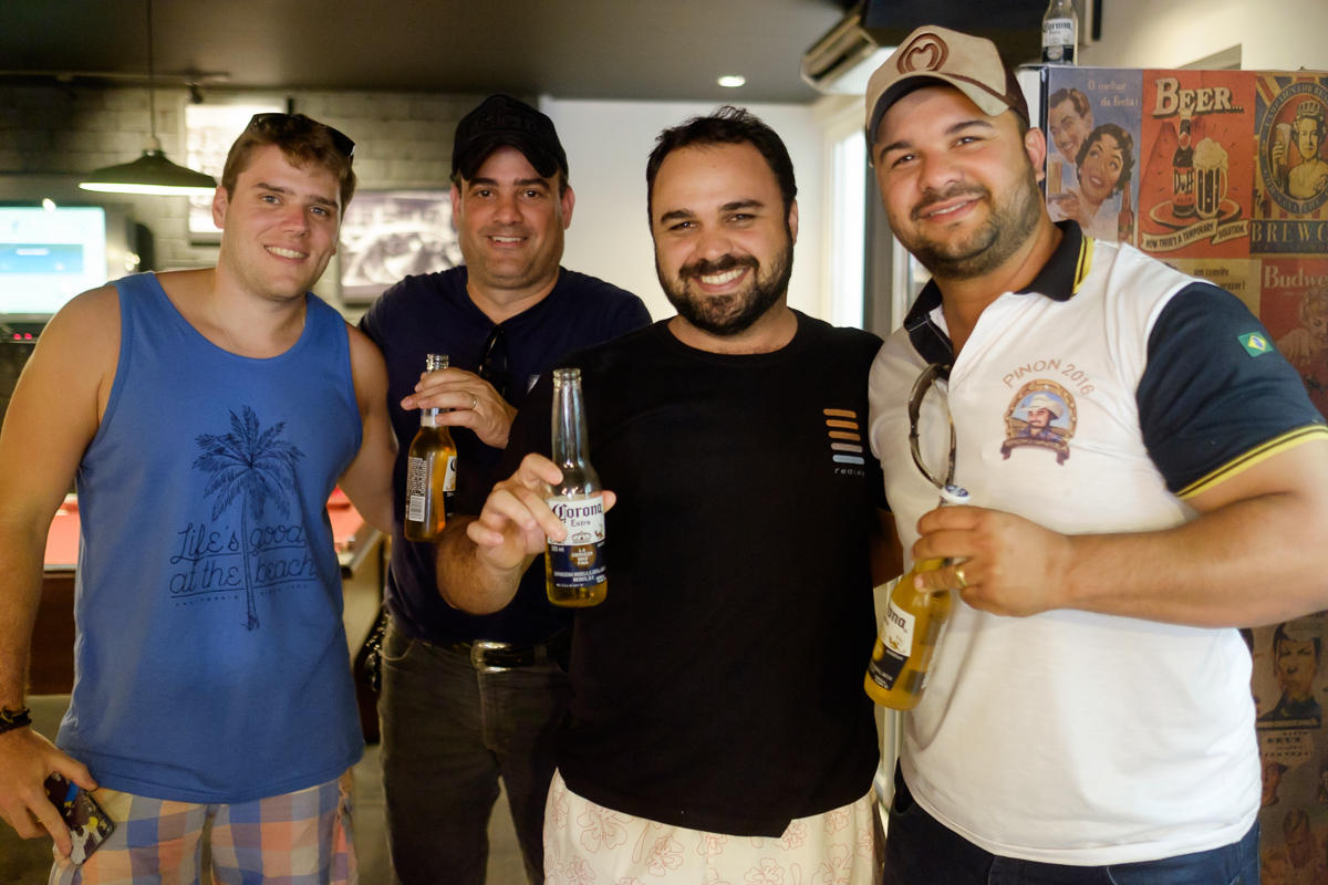 making of do noivo barbearia malaguiti guarapari Felipe Vieira fotografo noivo e padrinhos barbearia casamento em Guarapari
