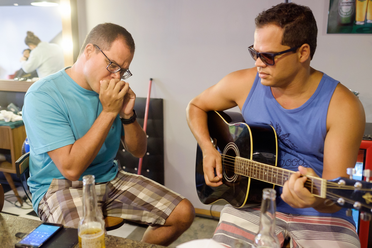 making of do noivo barbearia malaguiti guarapari Felipe Vieira fotografo noivo e padrinhos barbearia casamento em Guarapari
