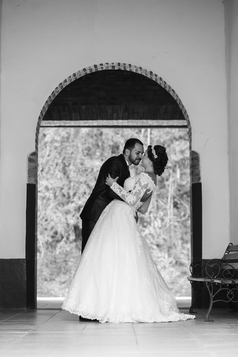 Ensaio pós wedding em Matilde Alfredo Chaves Felipe Vieira fotógrafo casamento Jessica e Roni ensaio casal estação de trem