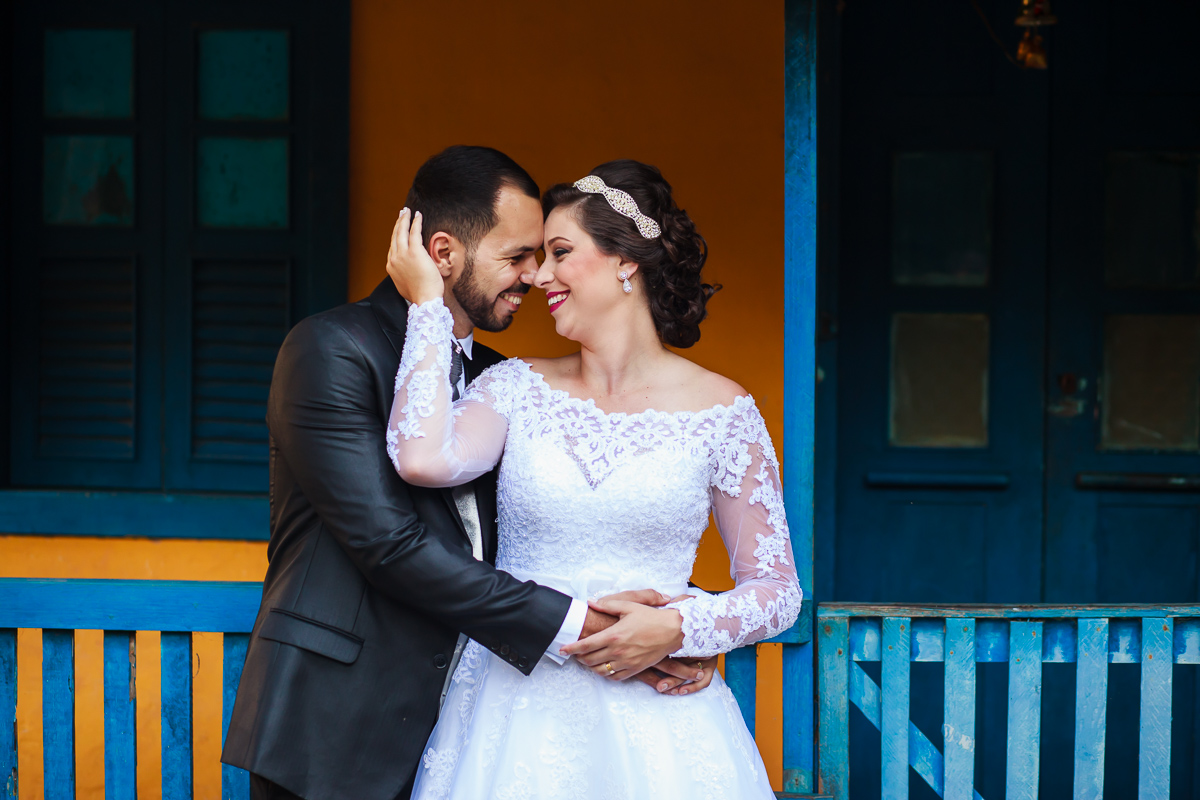 Ensaio pós wedding em Matilde Alfredo Chaves Felipe Vieira fotógrafo casamento Jessica e Roni ensaio casal estação de trem