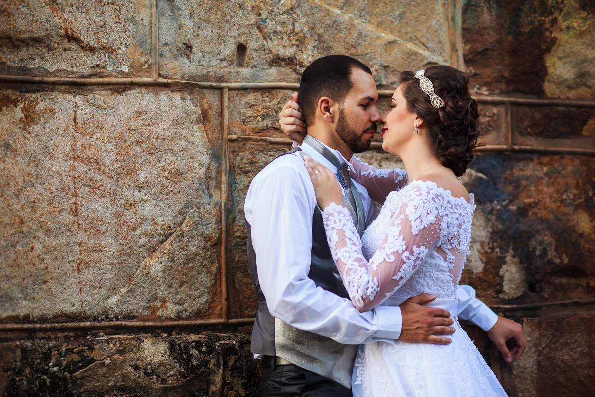 Ensaio pós wedding em Matilde Alfredo Chaves Felipe Vieira fotógrafo casamento Jessica e Roni ensaio casal estação de trem
