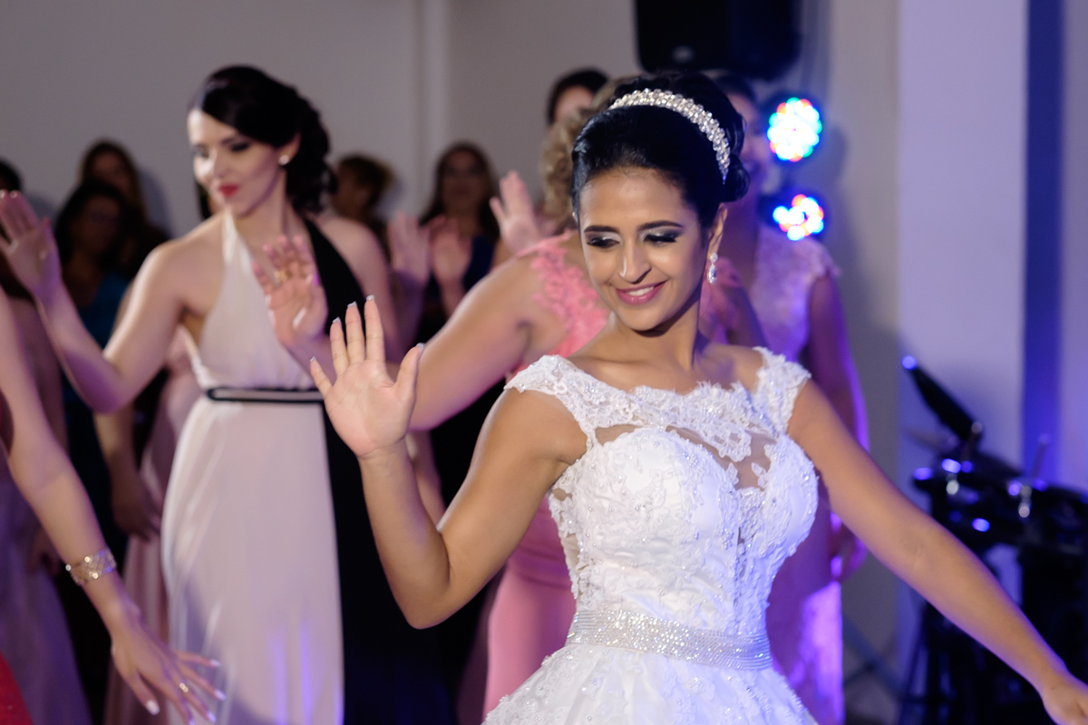 making of noiva wedding day cerimônia igreja Santa Rita Guará Centro de Eventos casamento Guarapari Felipe Vieira Fotografia