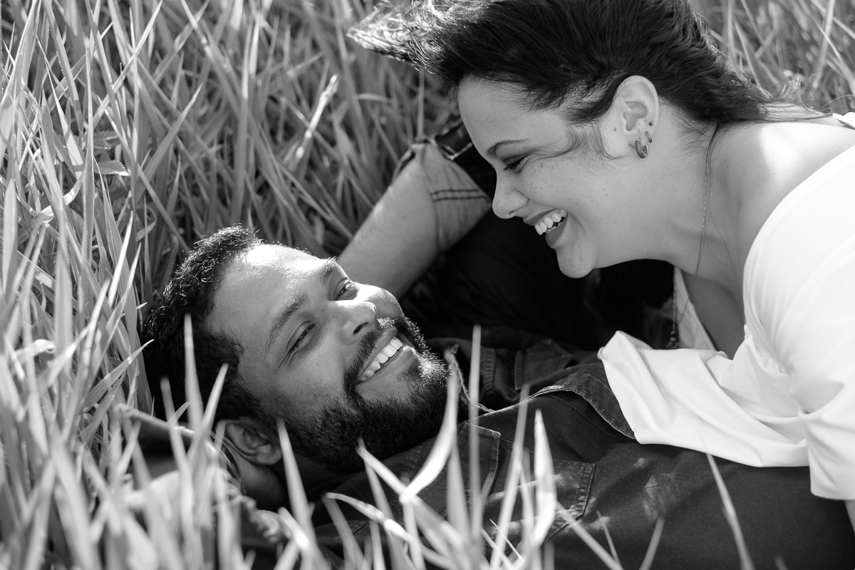 ensaio pré wedding Grenda e Davi em Meaípe Guarapari praia de Meaípe por do sol em Meaípe Felipe Vieira fotografo