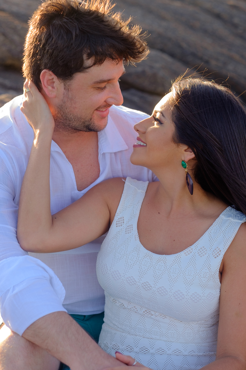 ensaio pré wedding Grenda e Davi em Meaípe Guarapari praia de Meaípe por do sol em Meaípe Felipe Vieira fotografo