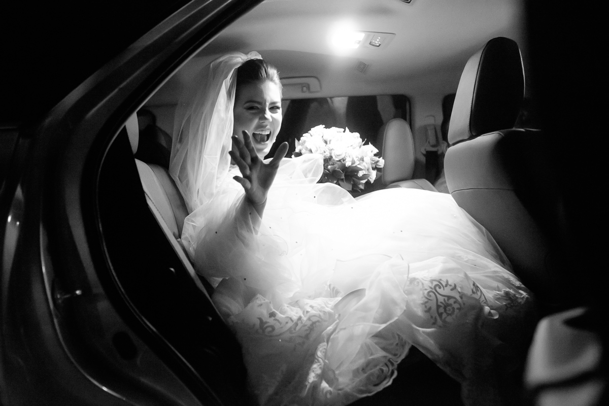 retrato da noiva vestido de noiva casamento Guarapari Felipe Vieira Fotografo wedding day maquiagem de noiva bouquet de noiva