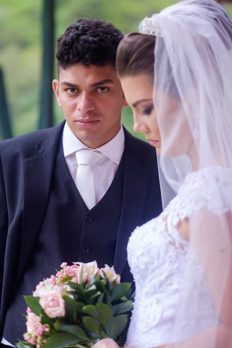 ensaio externo Gabriela e Diego em Iconha em dia de chuva fotos casal dia de chuva Felipe Vieira Fotografia de casamento em Guarapari
