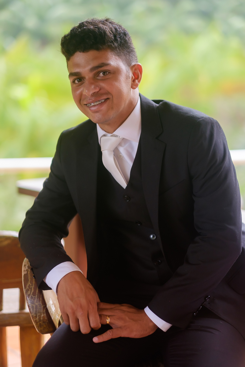 ensaio externo Gabriela e Diego em Iconha em dia de chuva fotos casal dia de chuva Felipe Vieira Fotografia de casamento em Guarapari