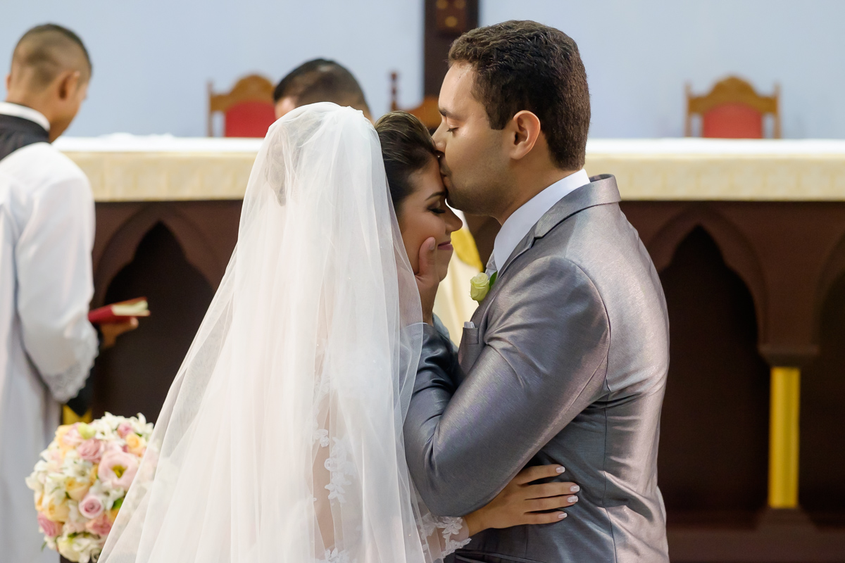 fotografia de casamento Guarapari cerimônia na Igreja Santa Rita foto Felipe Vieira