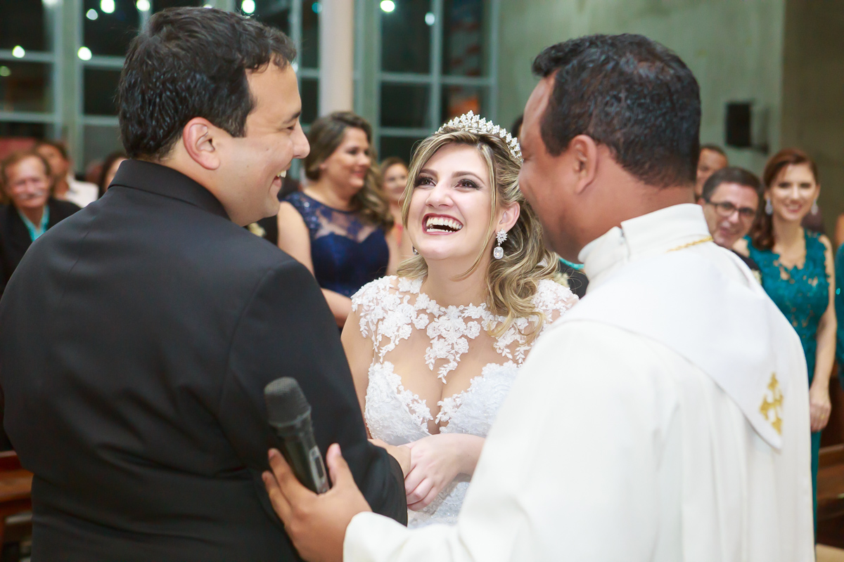 fotografia de casamento em Guarapari foto Felipe Vieira Fotografo casamento em Guarapari cerimonia casamento noivos no altar noiva de Guarapari festa de casamento