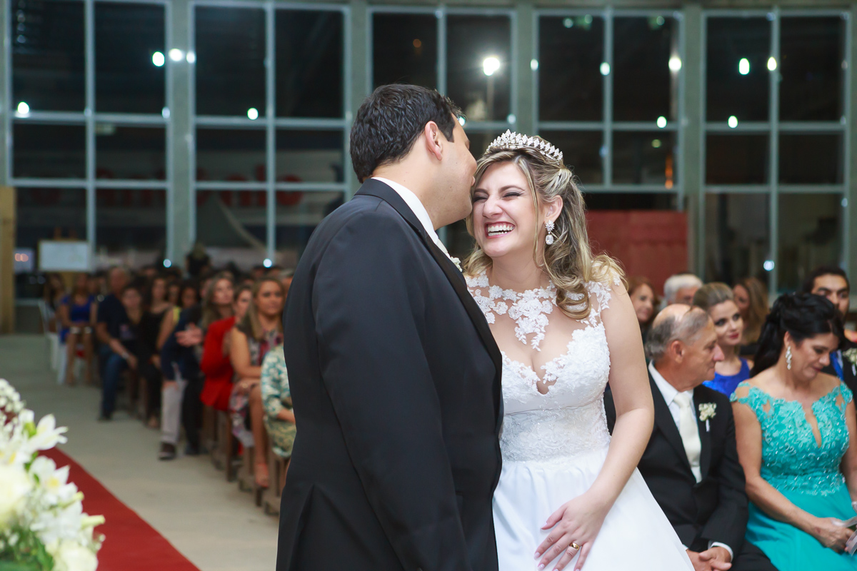 fotografia de casamento em Guarapari foto Felipe Vieira Fotografo casamento em Guarapari cerimonia casamento noivos no altar noiva de Guarapari festa de casamento